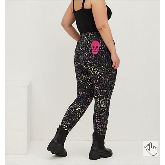 Torrid Lovesick Jogger Everyday Fleece Leopard Skull size 2 - Picture 2 of 5